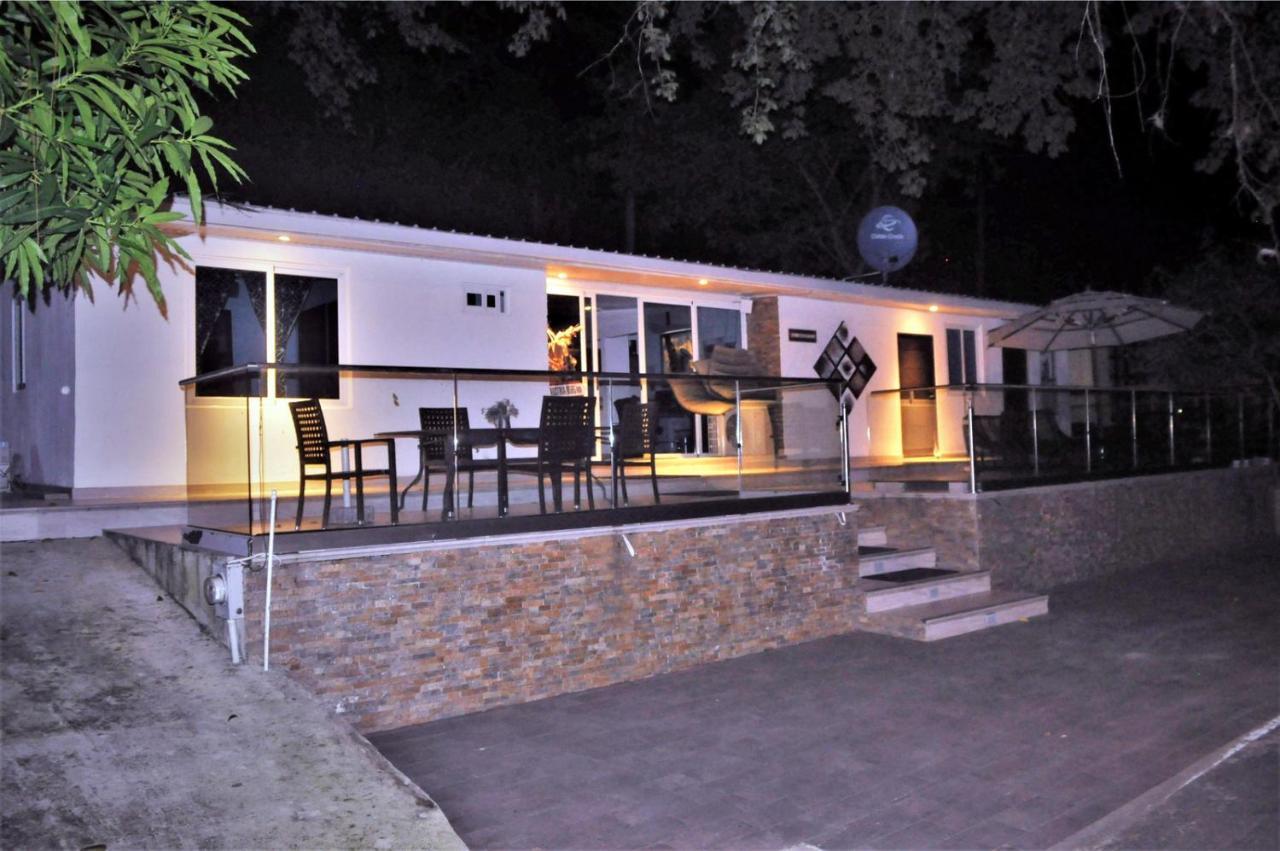 La Romantica Bed and Breakfast Contadora Island Exteriör bild