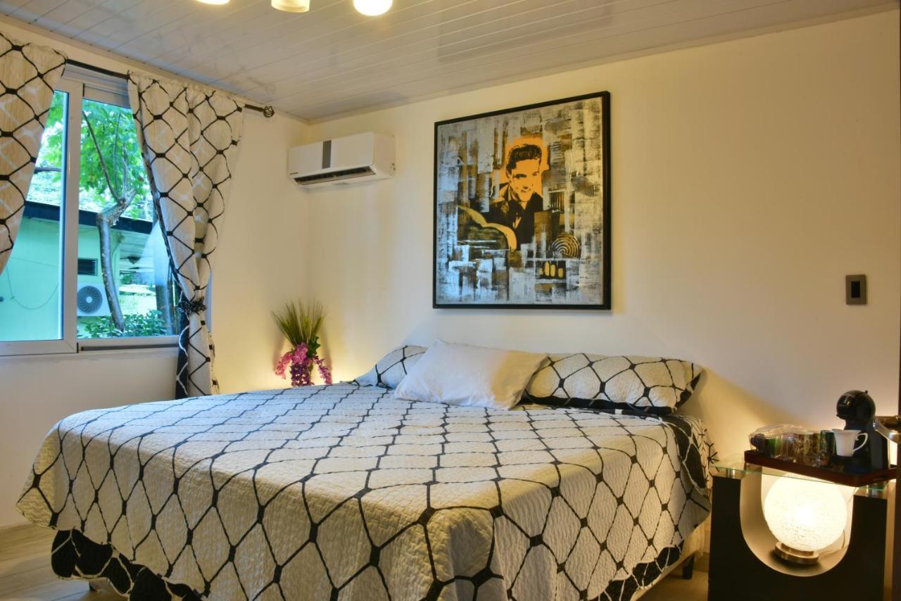La Romantica Bed and Breakfast Contadora Island Exteriör bild